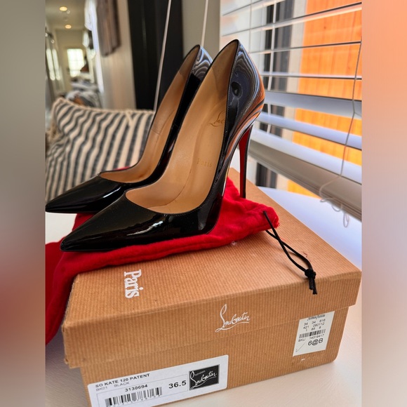 Christian Louboutin
So Kate Patent Pointed-Toe Red Sole Pump - Picture 3 of 16